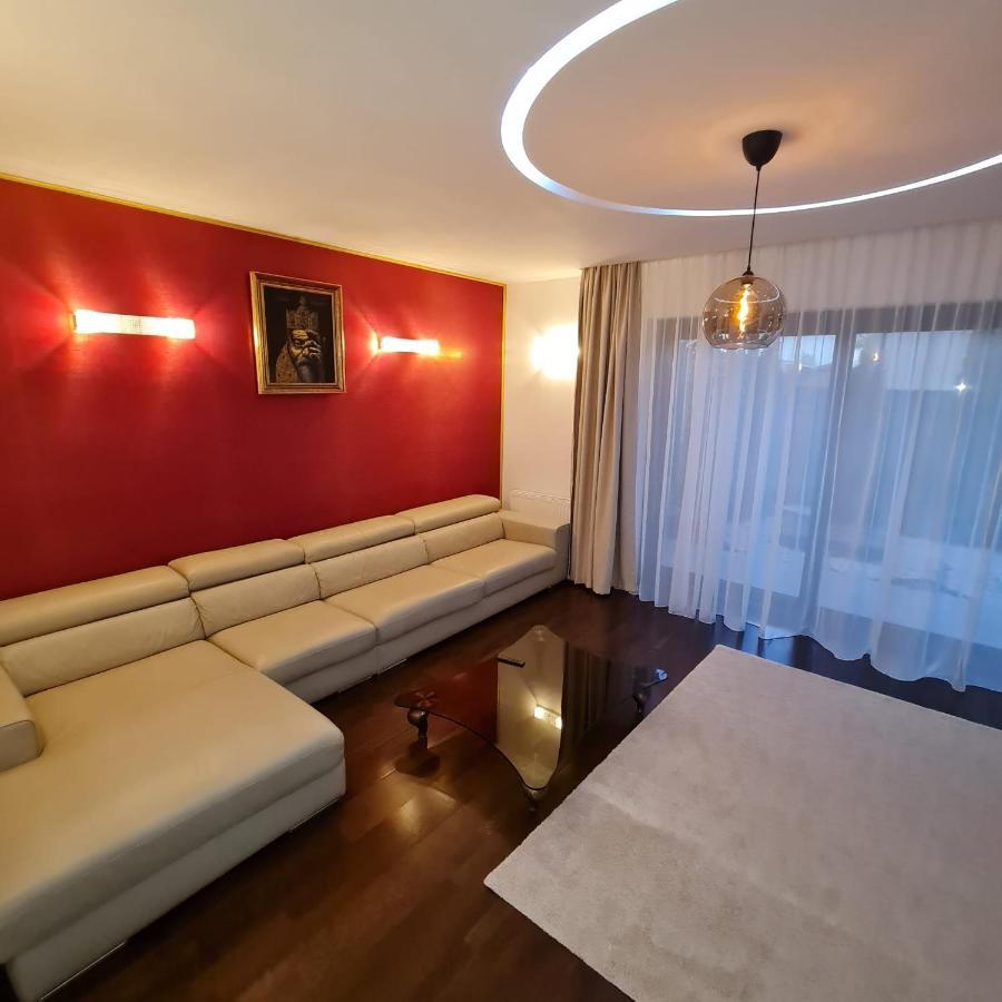 Villa White Galaxy *